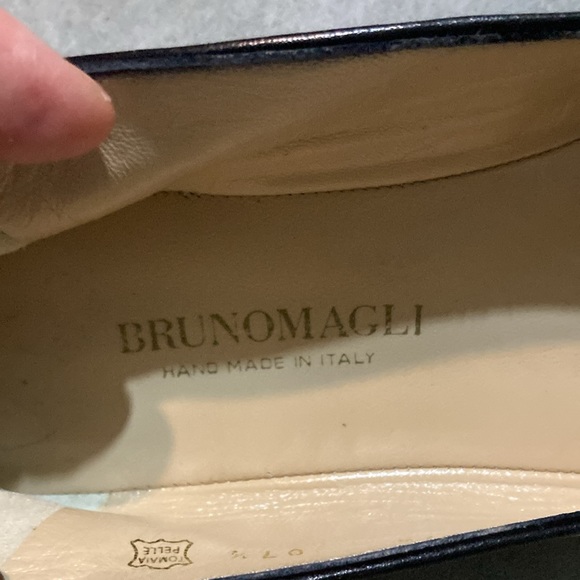 Bruno Magli Cut out Flats - Picture 9 of 9